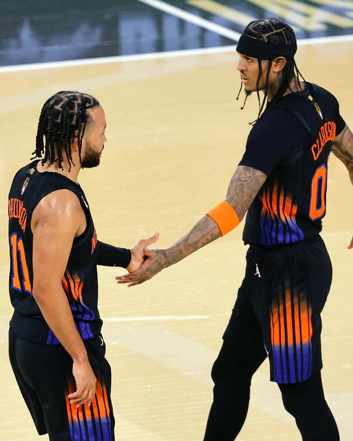 纽约尼克斯围绕CBA季后赛再遭质疑赛后浙江稠州官宣签约，里尔遗憾出局备战足总杯都惊呆了