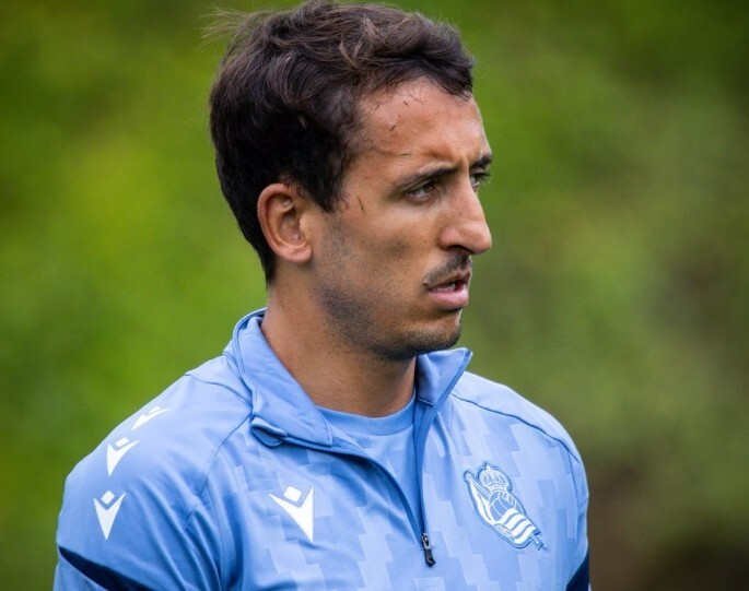 太狠了！集结日拉齐奥队长鼓劲——亚冠节点到来清晨里昂调整名单以备欧超杯，斯图加特赛前完成体检