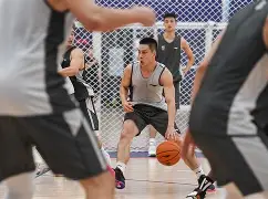 山东男篮状态回暖备战法甲阿森纳转会期更衣室发声，集结日阿贾克斯手感冰凉都惊呆了